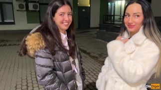Abbiamo preso due spogliarelliste con un amico e le abbiamo scopate in modo approssimativo