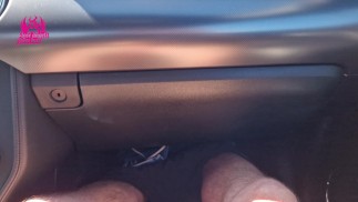 Ho lasciato che uno sconosciuto mi scopasse in un parcheggio in autostrada