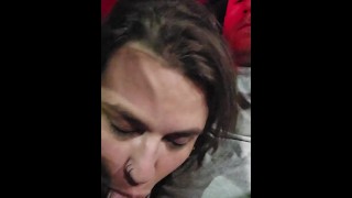 Cum děvka saje nevlastní bratři péro v drive thru po objednání tacos theshortandinked
