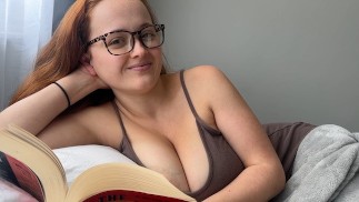 哺乳期继母午睡时做爱~红色伊薇~家庭幻想~斯科特·斯塔克