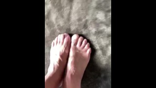 Eu brinco com meus pés em sua boca e nós lambendo juntos