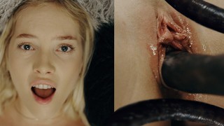 Influenciadora Blonde sexual Bella Spark fode seu monstro alienígena de estimação