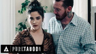 PURE TABOO extreem kieskeurige Johnny Goodluck wil dat ongemakkelijke Victoria Voxxx lijkt op zijn vrouw