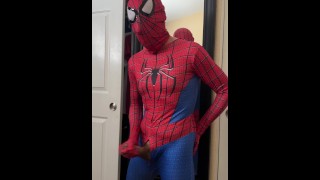 Cumshot im Spandex / Superhelden Kostüm (2 von 2)