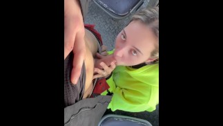 Je suce un inconnu dans un télésiège et il me remplie la bouche