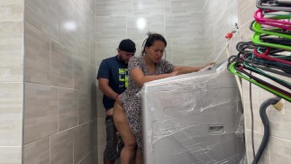 O enteado me fode na lavanderia enquanto o pai dele vai ao supermercado- CulonaArdiente32