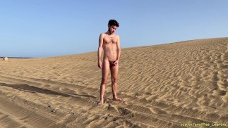 Pissen am FKK-Strand (und mein Freund nimmt mich gerne auf)