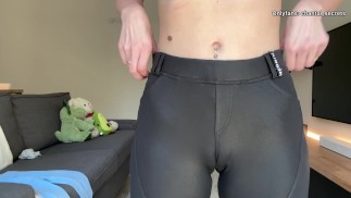 Italienisches Fitnessmodell mit perfektem Arsch - Leggings Anprobe - Cameltoe, Twerking
