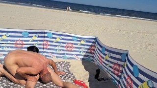 Возбужденную сводную сестру трахнули на берегу моря, мы были не одни. Трахнули в отпуске Laluna-Love