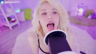 GEVOELIGE ASMR - Close-up nat likkend oor eten en mondgeluiden