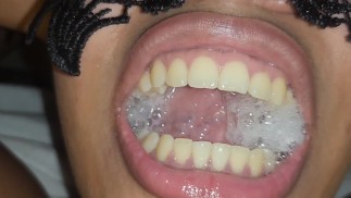 Den Hals meiner Sklavin ficken, ihr Pisse und Milch geben und spucken 05/23/2024