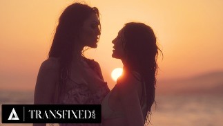 TRANSFIXED - Sexy Tori Easton Hart Fickt Heißes Babe Im Bikini Nach Dem Genießen Des Sonnenuntergangs