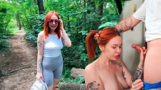 Sexy kočka šuká mladého cizince, který se ztratil v lese