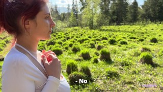 巨乳の見知らぬ人が私を誘惑しようとしています。 "帰り道に私をストーカー"