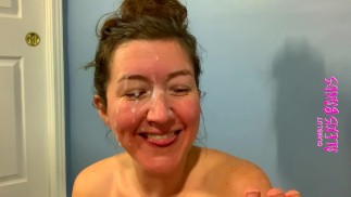 SLET KRIJGT EEN SPERMADOUCHE