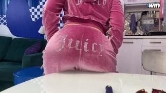 ¡Semen en el trasero es el mejor regalo para un amigo! masaje de coño con polla dura