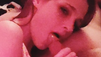 MiLF GIvES A CIGarETTE SMoKING CoCK SluRPING SeSSION avec PURE AMOUR