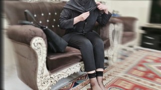 Sexy empleada musulmana con hijabi con calcetines de nailon es follada por su jefe