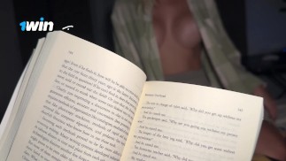 Moja przyrodnia siostra uwiodła mnie, gdy czytałem książkę. Pyszne pocieranie z bliska przez BootyFrutti