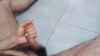 POV minha visão. Extrema tesão no trabalho, então eu empurro meu pau peludo até liberar uma gozada enorme