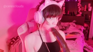 Sloppy Dildo Deepthroat - Koule-hluboké dávení!
