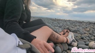 Wir wurden fast erwischt - Risky Beach Sex (saftige Lousie)