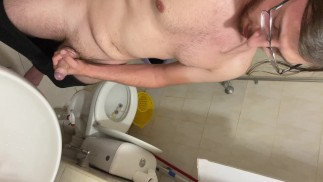 Benutze meinen Schwanz im Badezimmer