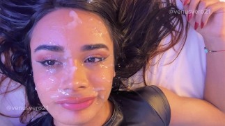 Hot Transgirl énorme auto-faciale Venusvero21