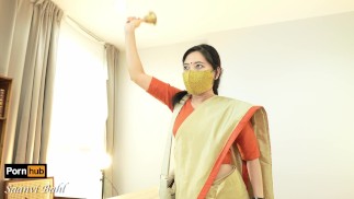 Indiase hoofd-Mistress leert hoe je ruw kontgaatje moet neuken!