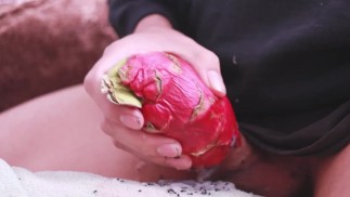 Ich war so geil, dass ich eine Drachenfrucht gefickt habe