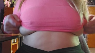 エッチな乳白色のおっぱいを飲む人が必要です