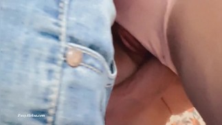Sale fantaisie. Sexe aléatoire dans le métro. Bite excitée dans ma culotte