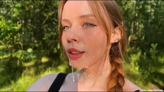 BESTE pijpbeurt in het BOS van een Blonde met groene ogen