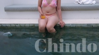 Ngentot Mamud Chindo tajir di kolam renang rumahnya