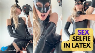 Sex Selfie : Elle s’est filmée en train de dominer et de le baiser en latex