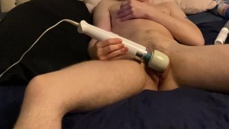 Mira mi t-dick (gran clítoris) temblar después de cada borde