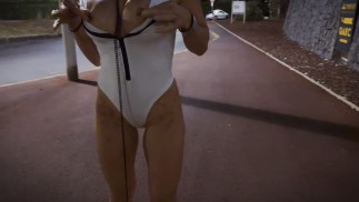 ¡Caminando de una noche de fiesta en Cap d'Agde, con mi culoazotado!