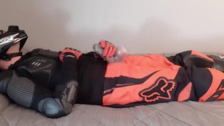 Geiler MX-Biker wichst