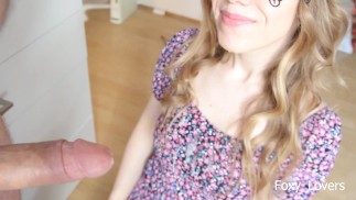 Schlampiger Blowjob mit chaotischem Cumshot von meiner hübschen Mitbewohnerin – Hawk Tuah