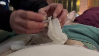 Rápido nylon handjob unhas compridas, e cum.