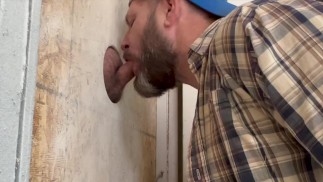 Dva chlupatí tátové používají dílenskou gloryhole