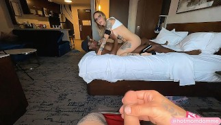 Frau wird von BBC gefickt, während Cuck Hubby wichst
