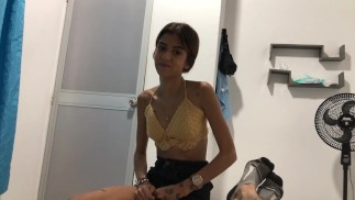 Hermanastra cachonda pide con deceo chupar la polla de su hermanaostro - TUflacasex