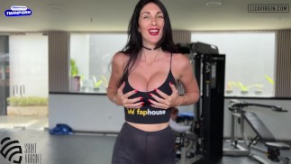 Hot MILF recebe gozada facial na academia
