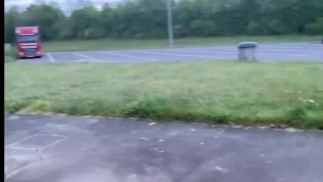 me exibe na frente de seu carro