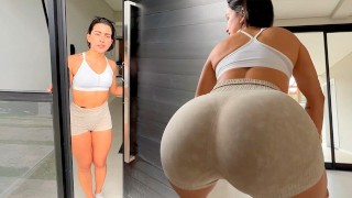 Deixei o entregador com tesão dançando sensualmente como gorjeta por seu serviço