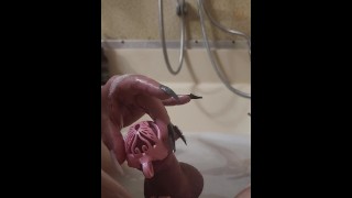 Разблокировать и помыть мой крошечный девичий член и немедленно снова заблокировать Misstress