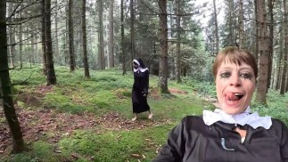 Una monja devota desafía el mundo de los demonios, monstruos y criaturas malvadas  @Almasol