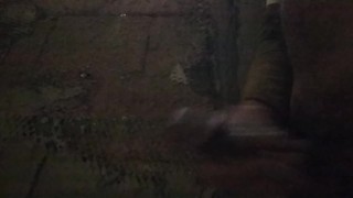 කලුවරේ අතේ ගහනවා.