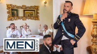 MEN - Prince Sir Peter обводит тугую дырочку Justin Jett, а затем трахает его глубоко и жестко